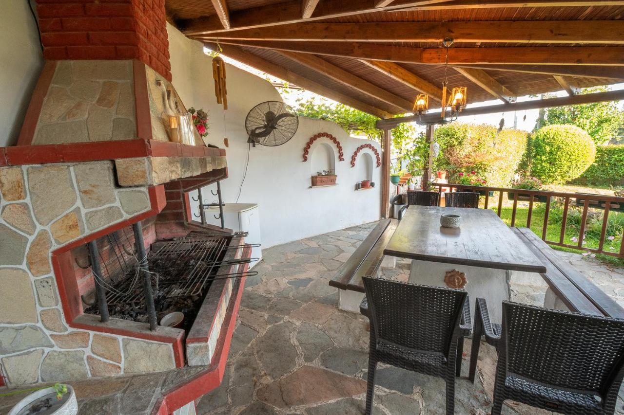 Hara Apartments Chrysoupolis エクステリア 写真